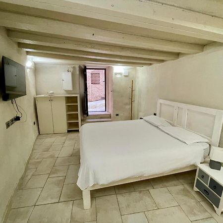 Mini appartamento incantevole a Cagliari Castello Esterno foto
