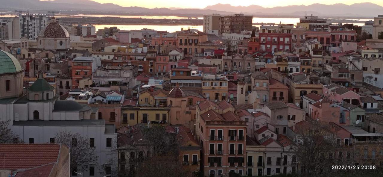 Mini appartamento incantevole a Cagliari Castello Esterno foto